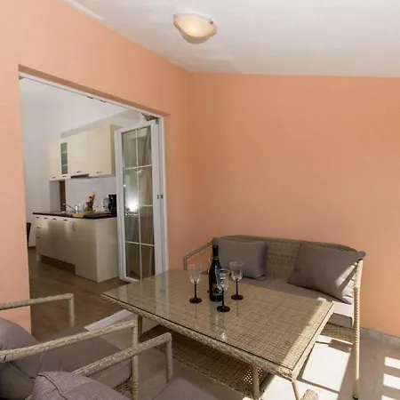 Bozana Lägenhet Trogir