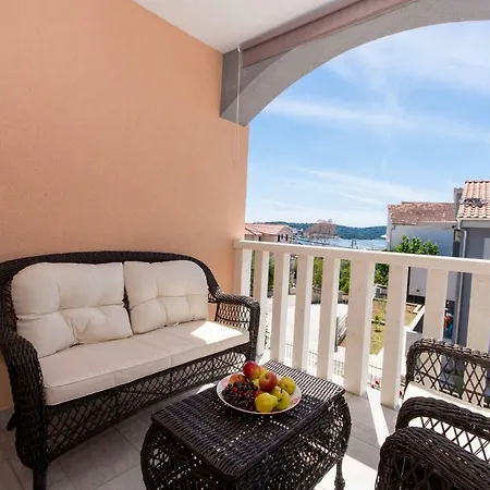 Bozana Apartment *