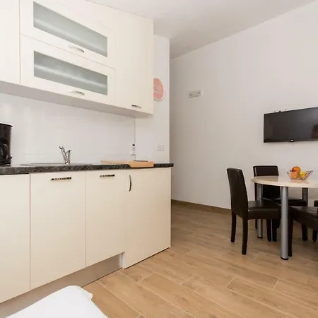 Bozana Apartamento